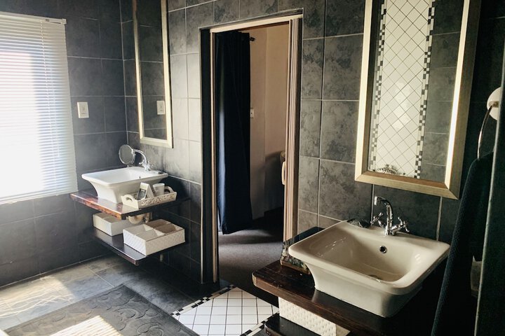 Room 14 of 101