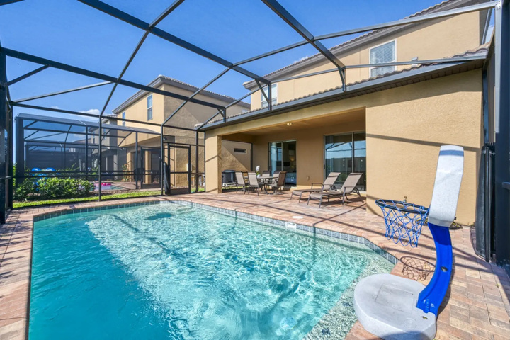 Pool 14 of 24