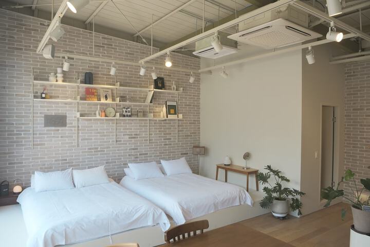 Room 18 of 49