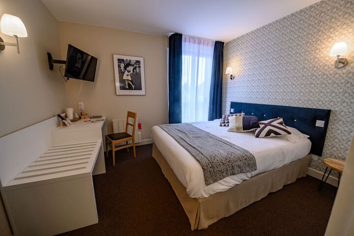 Room 9 of 26