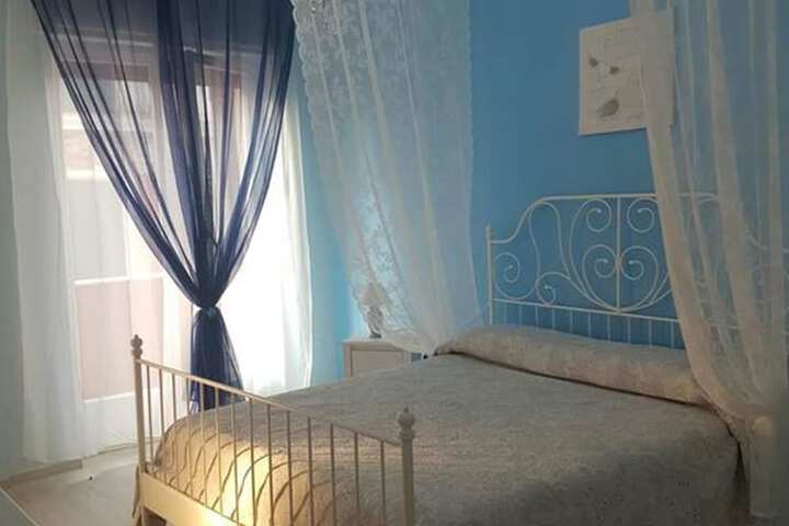 Room 6 of 17