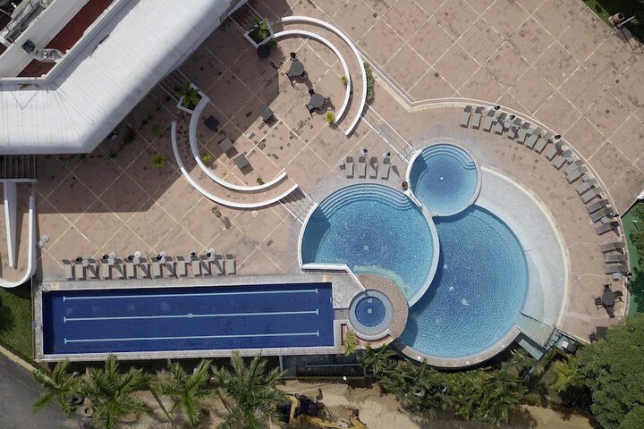 Pool Hotel