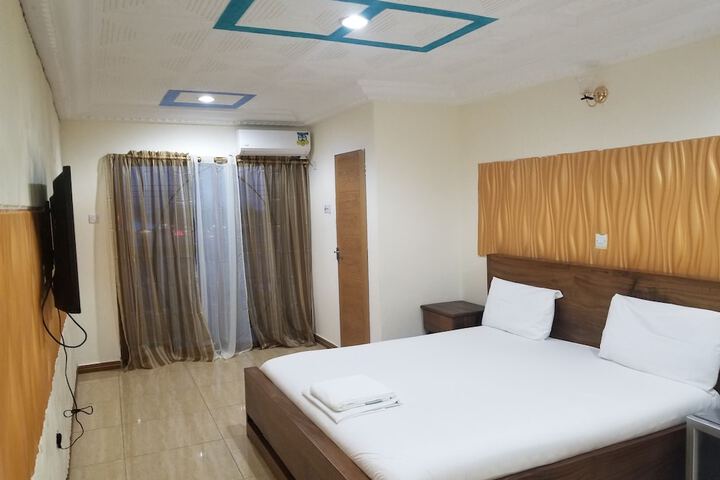 Room 21 of 71