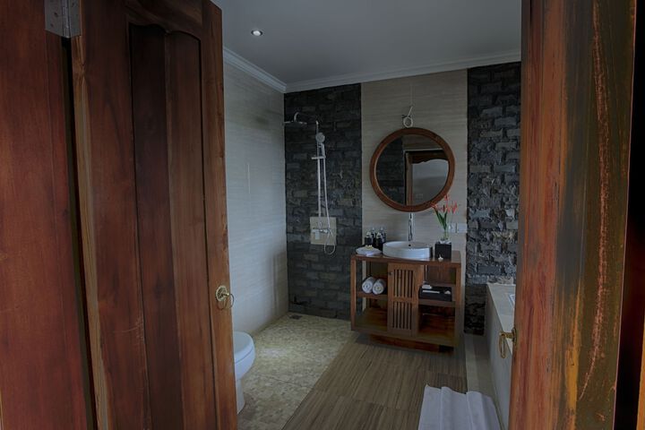 Room 53 of 111