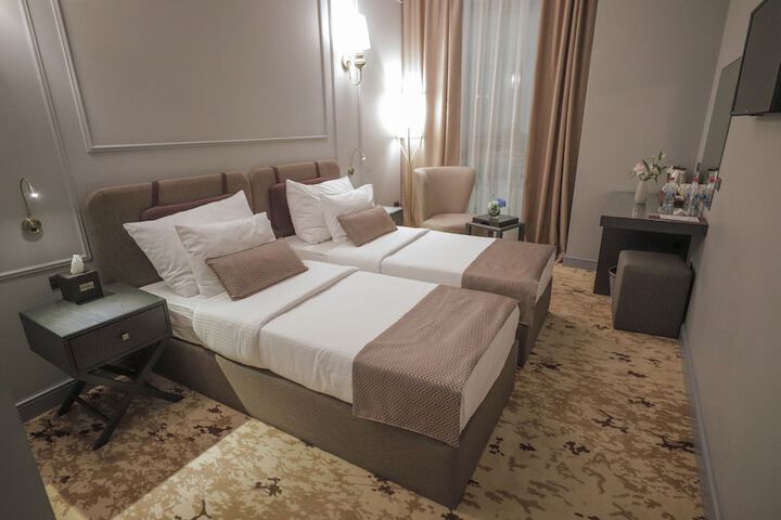 Room 12 of 75