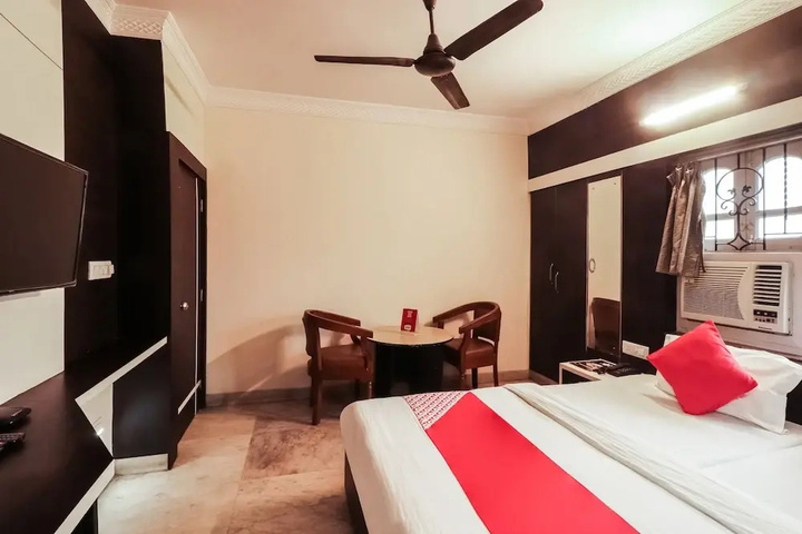 Room 5 of 13