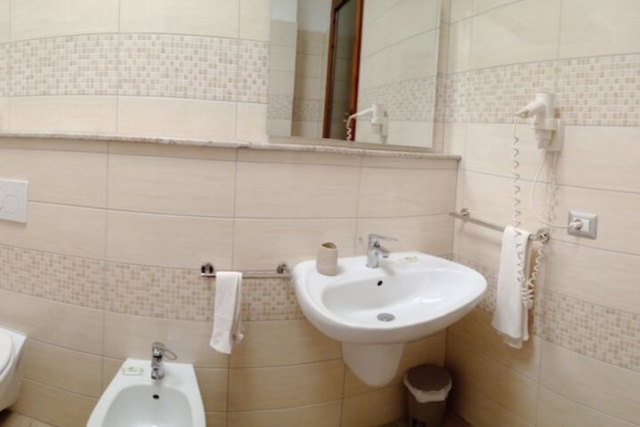 Room 42 of 57
