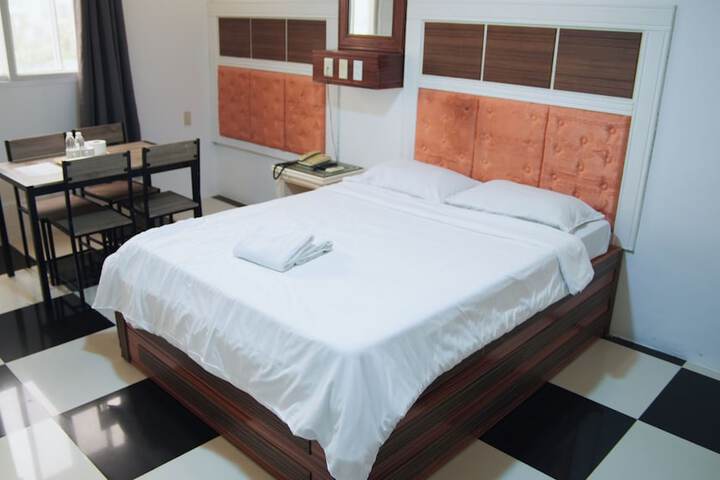 Room 34 of 127