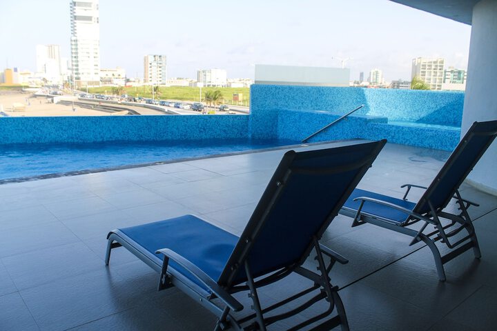 Pool 52 of 75