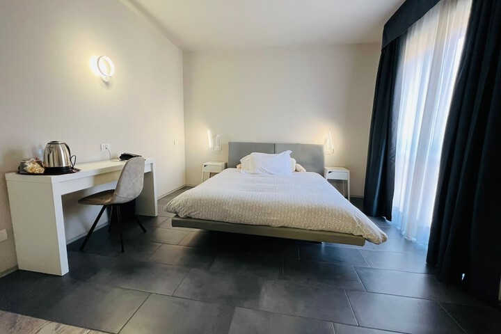 Room 14 of 64