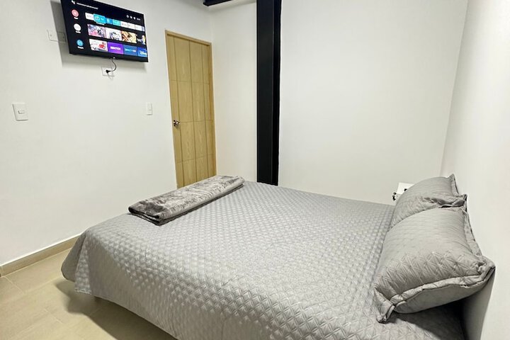 Room 2 of 72