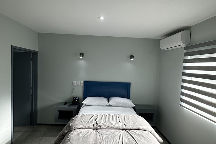 Room 12 of 43
