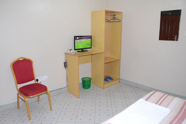 Room 11 of 29