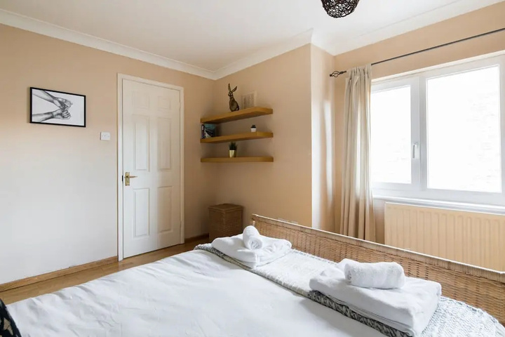 Room 5 of 20
