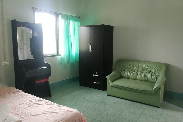 Room 12 of 16