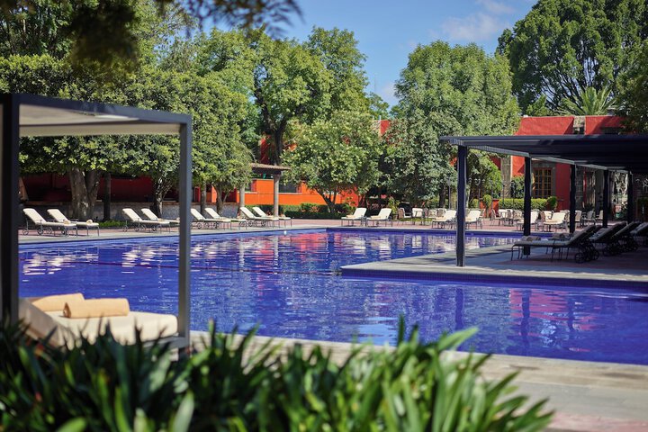 Pool 44 of 170