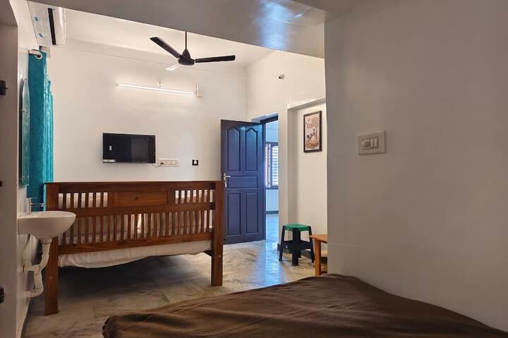 Room 17 of 40