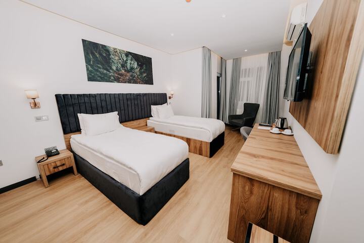 Room 9 of 21