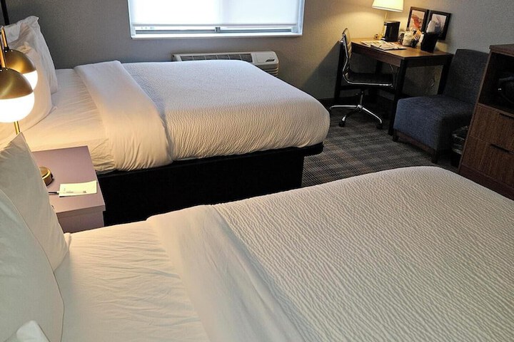 2 Queen Beds (9 of 22)