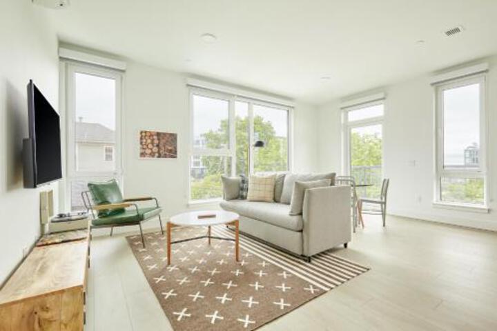 Suite 4 of 4