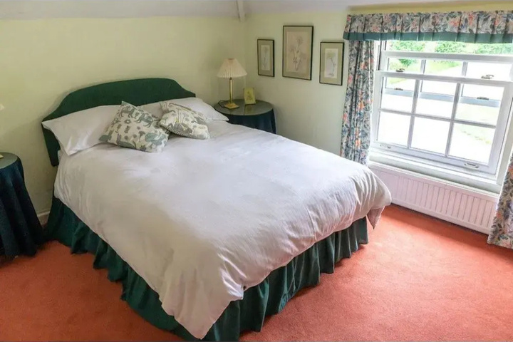 Room 4 of 14
