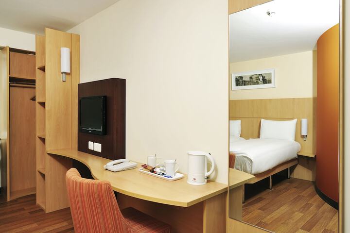 Room 5 of 55