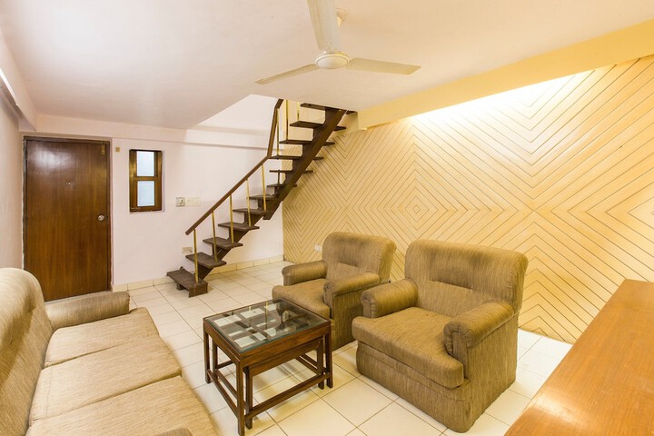 Room 4 of 13