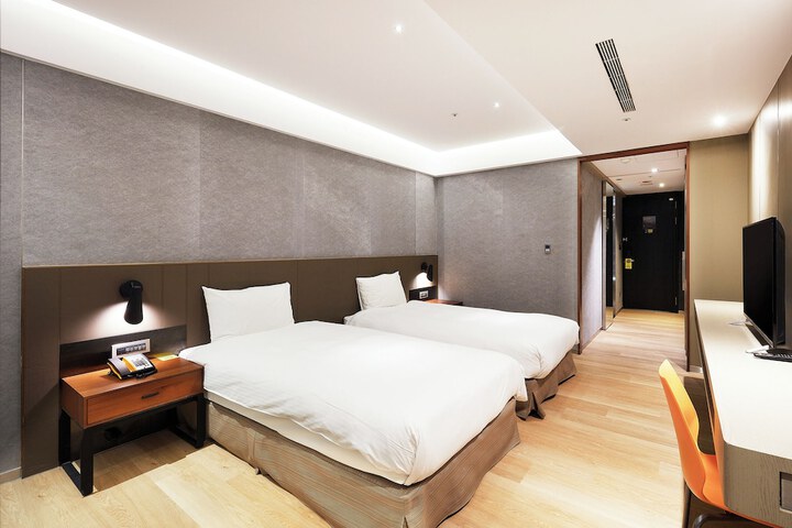 Room 26 of 72