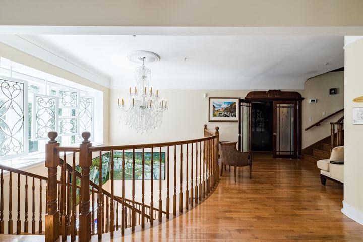 Ballroom/Hall 48 of 51