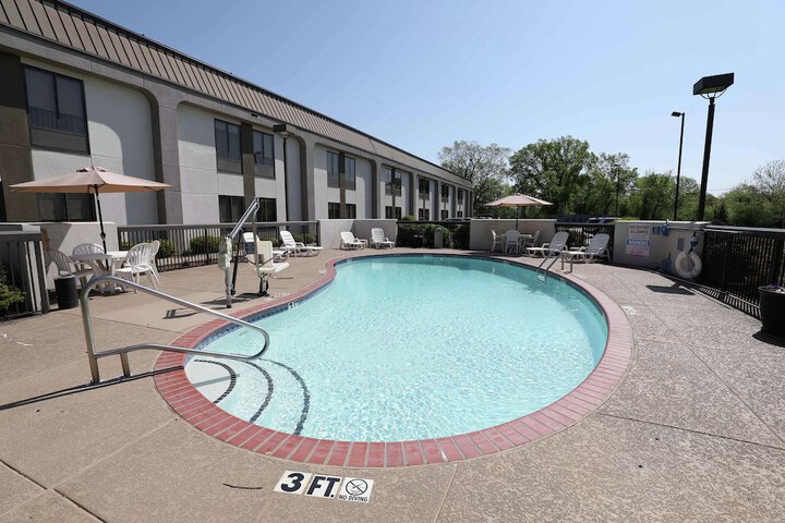 Pool 69 of 105