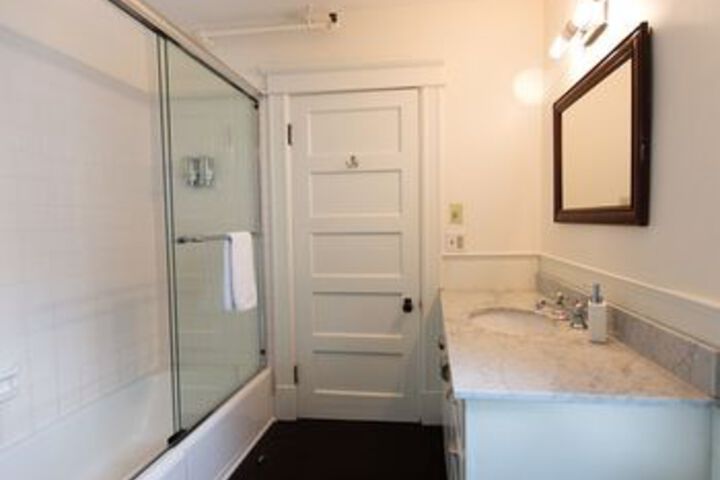 Room 8 of 95