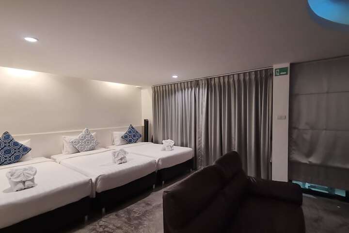Room 16 of 39