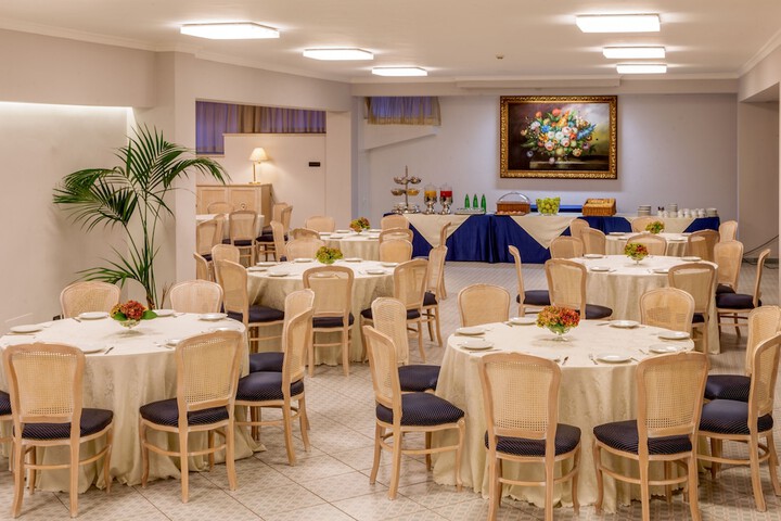 Banquet hall