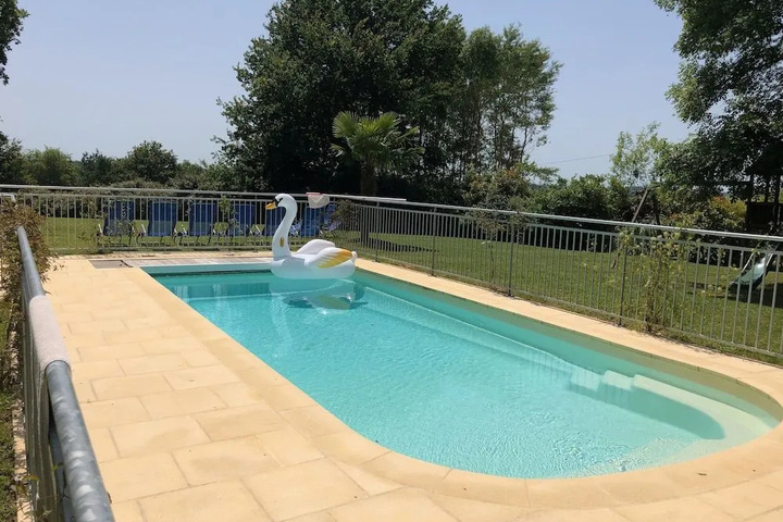 Pool 10 of 13