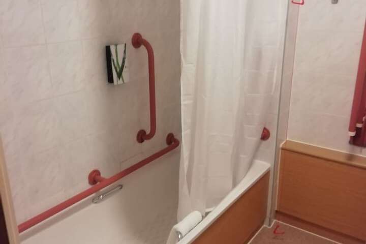 Room 26 of 35