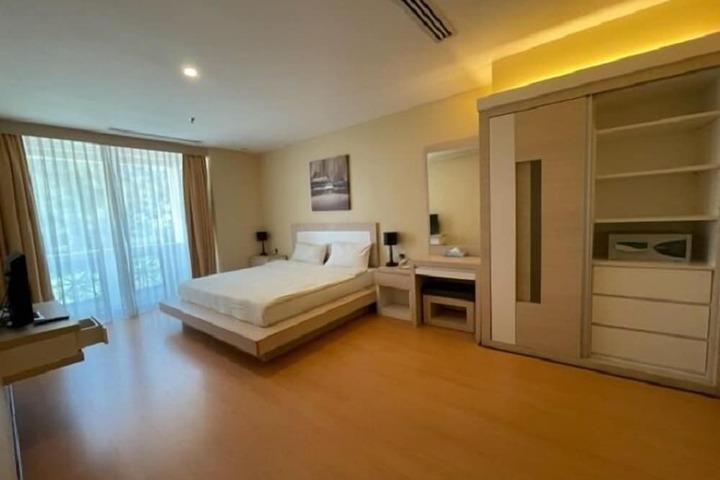 Room 28 of 56