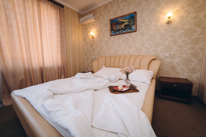 Room 44 of 111