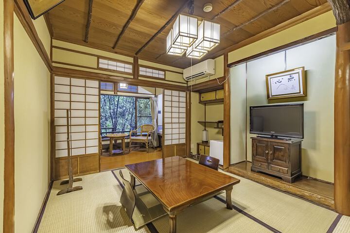 Room 8 of 49