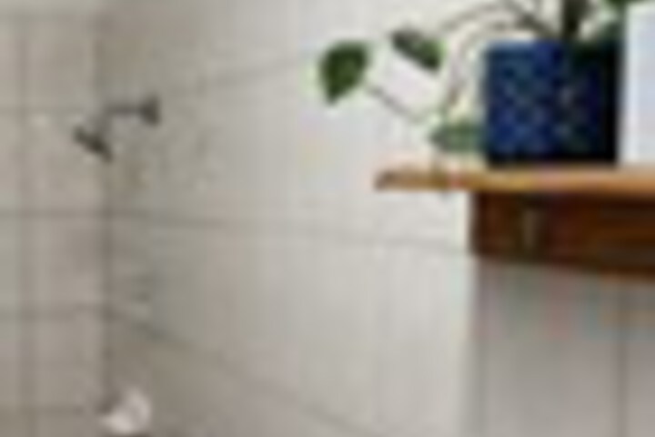Room 122 of 243
