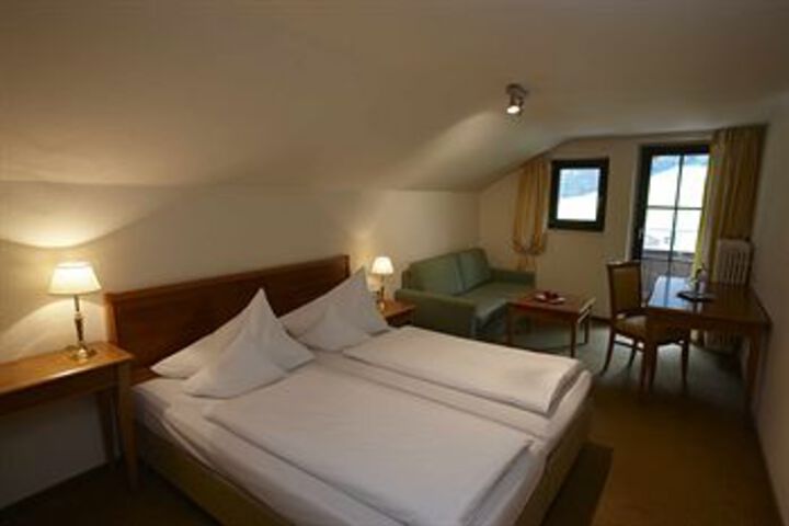 Room 17 of 45