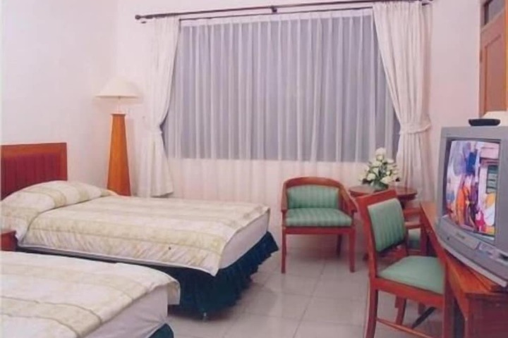 Room 11 of 29