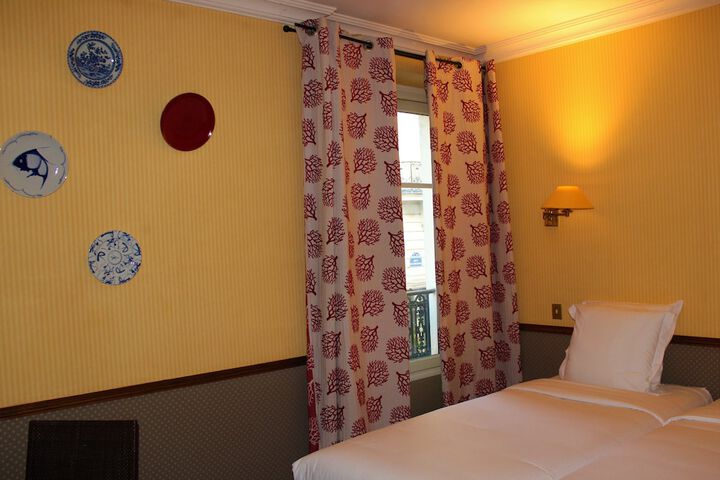 Room 15 of 68