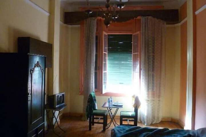 Room 8 of 38