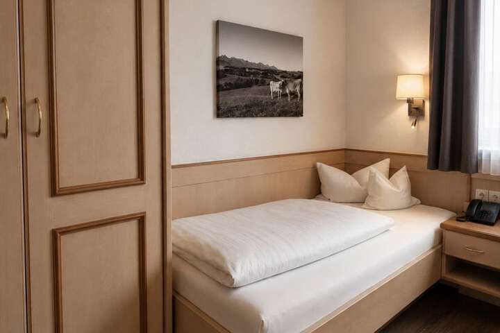 Room 19 of 70