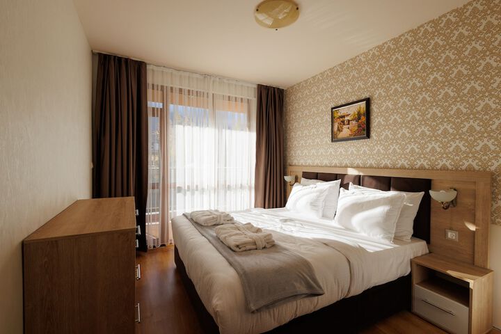 Room 18 of 114