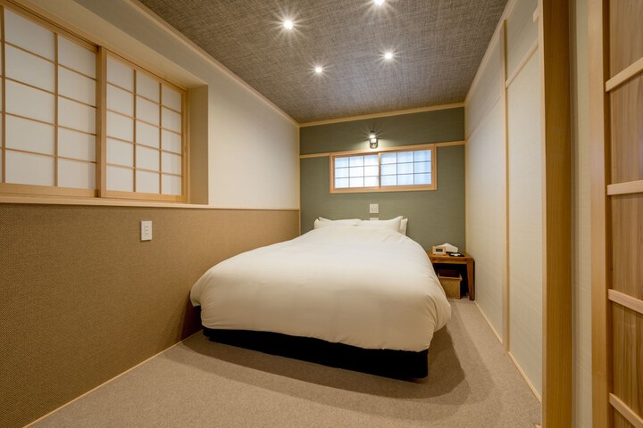 Room 25 of 99