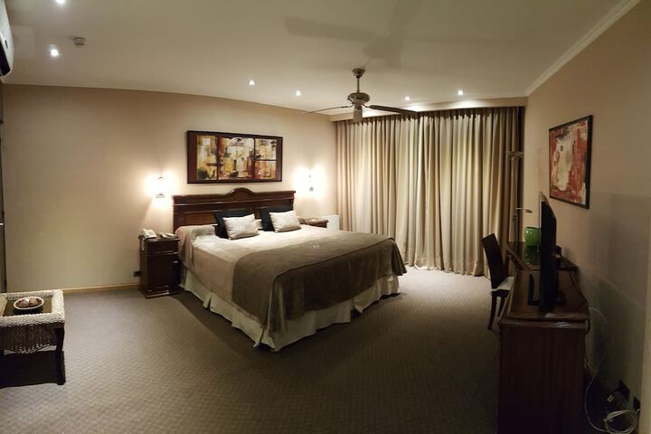 Room 13 of 93