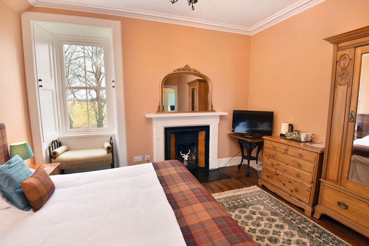 Room 5 of 44