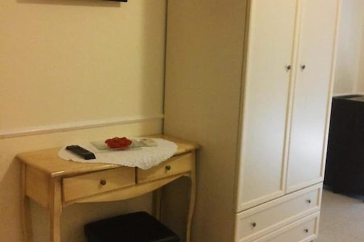 Room 11 of 31
