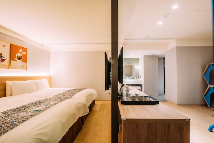 Room 62 of 210